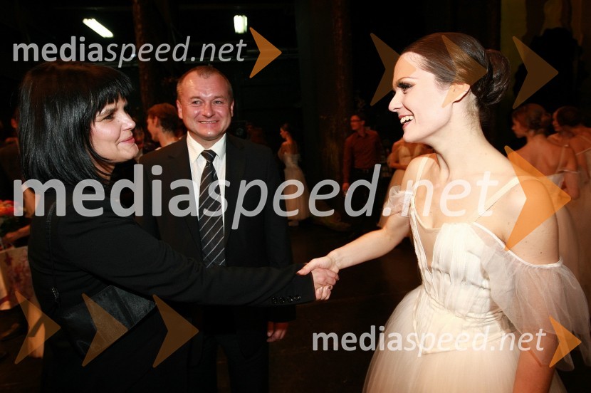 Franc Kangler, župan Mestne občine Maribor, soproga Tanja in Branka Popovici, balerinaPremiera baleta Giselle v SNG Maribor