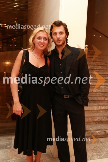 Oksana Pečeny, violinistka in Samuele PragiacomoPremiera baleta Giselle v SNG Maribor