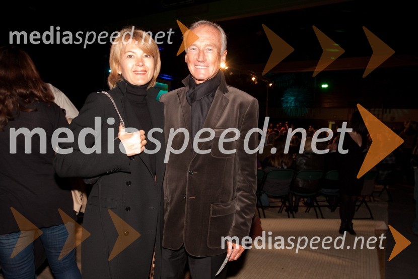 	Nevenka Črešnar Pergar, lastnica in direktorica podjetja NP Consulting in soprog 	Janez Pergar, predsednik upravnega odbora podjetja Kompas d.d.Še vedno sanjam poplave, dobrodelni koncert