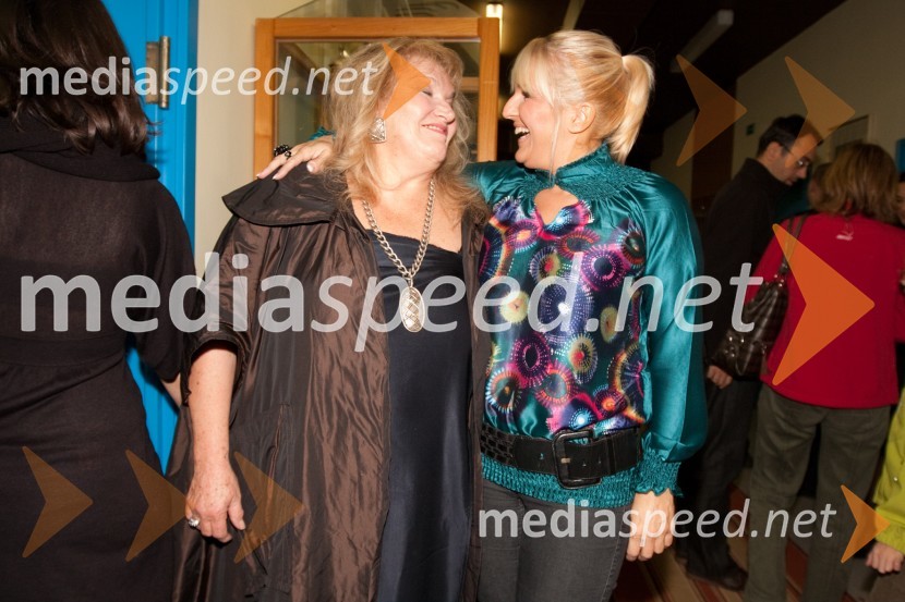 Elda Viler, pevka in Alenka Godec, pevkaŠe vedno sanjam poplave, dobrodelni koncert