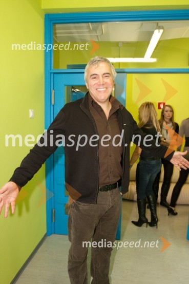 Zoran Predin, glasbenikŠe vedno sanjam poplave, dobrodelni koncert