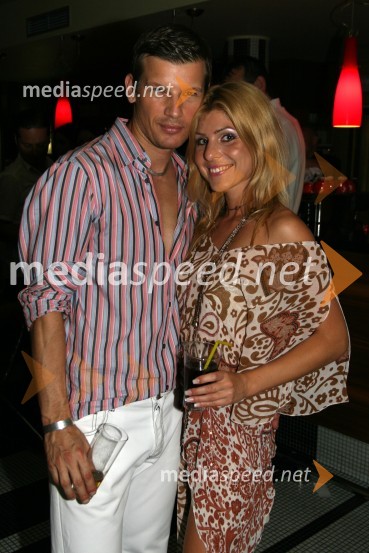 Jure Bradač, maneken in Vesna Vitrih, slikarka ter Miss interneta 2003Jure Bradač, rojstni dan