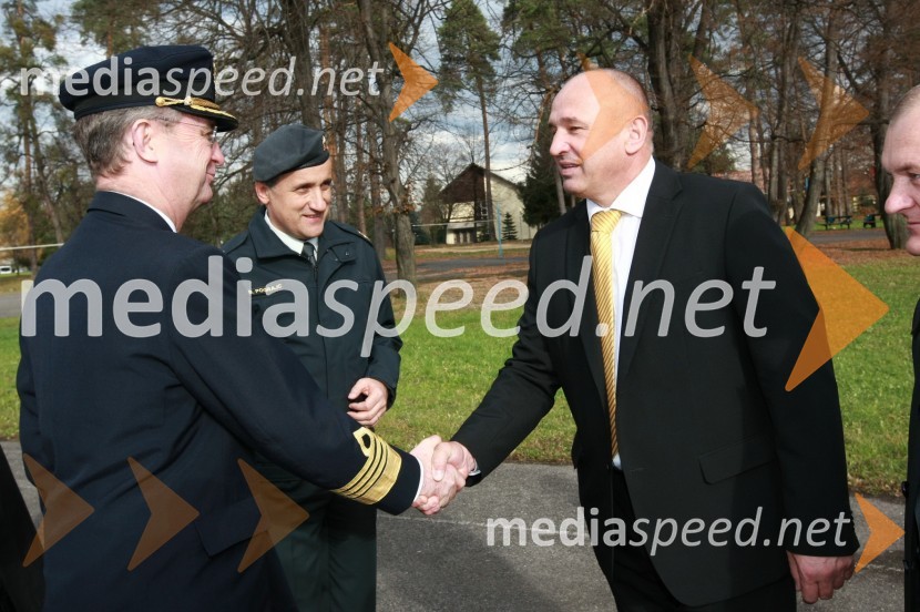 General Håkan Syren, predsedujoči Vojaškemu odboru Evropske unije (EUMC) in Milan Mikl, požupan Mestne občine MariborGeneral Håkan Syren na obisku v Mariboru
