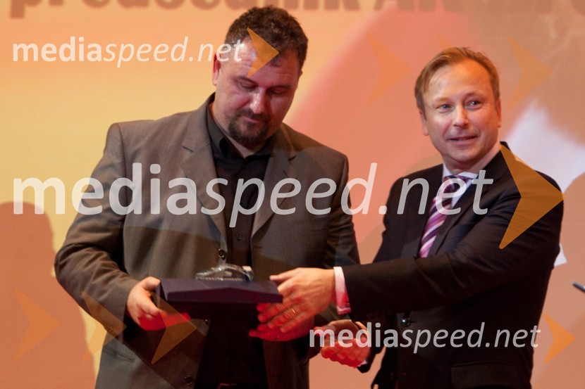 Vladimir Kevo, trener in Peter Kukovica, predsednik Atletske zveze SlovenijeAtlet leta 2010