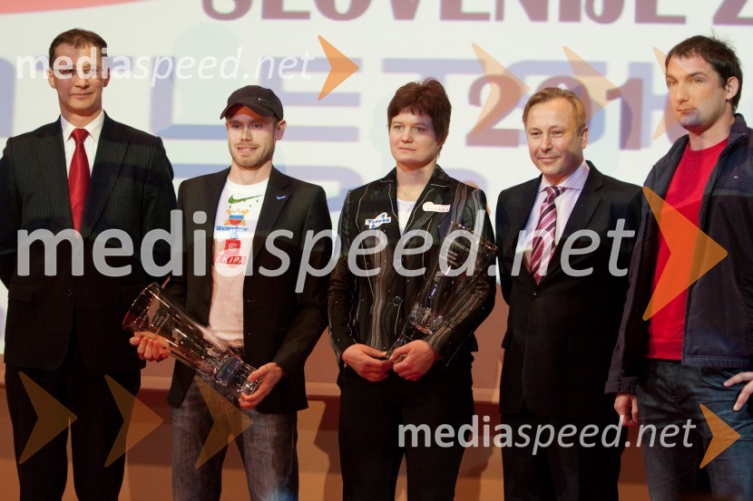 	Igor Lukšič, minister za šolstvo in šport, Boštjan Buč, tekač čez zapreke, Martina Ratej, metalka kopja, Peter Kukovica, predsednik Atletske zveze Slovenije in Primož Kozmus, metalec kladivaAtlet leta 2010