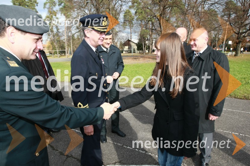 Generalmajor mag. Alojz Šteiner, načelnik Generalštaba Slovenske vojske, General Håkan Syren, predsedujoči Vojaškemu odboru Evropske unije (EUMC), Maša Kangler, hči Franca Kanglerja in Franc Kangler, župan Mestne občine MariborGeneral Håkan Syren na obisku v Mariboru
