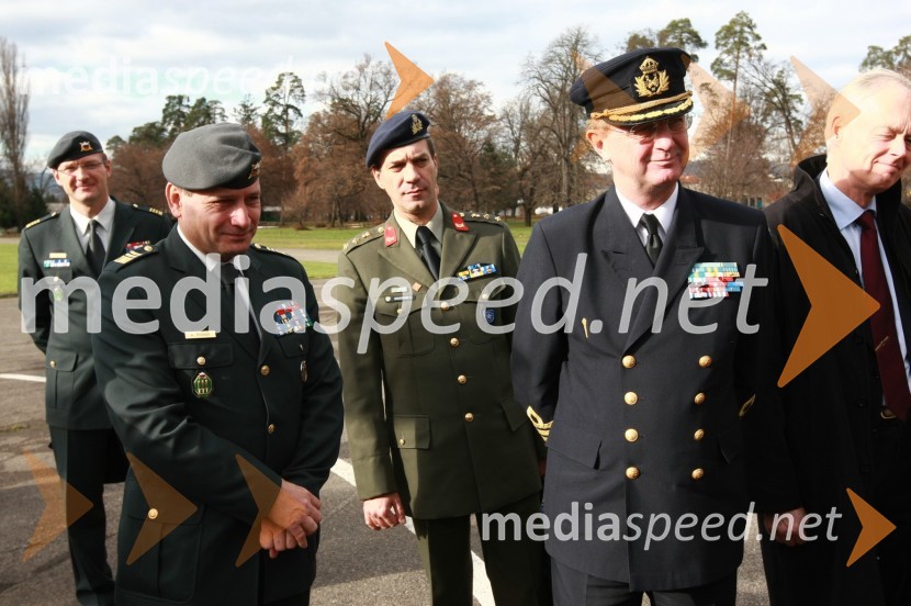 Generalmajor mag. Alojz Šteiner, načelnik Generalštaba Slovenske vojske, ..., General Håkan Syren, predsedujoči Vojaškemu odboru Evropske unije (EUMC) in ...General Håkan Syren na obisku v Mariboru