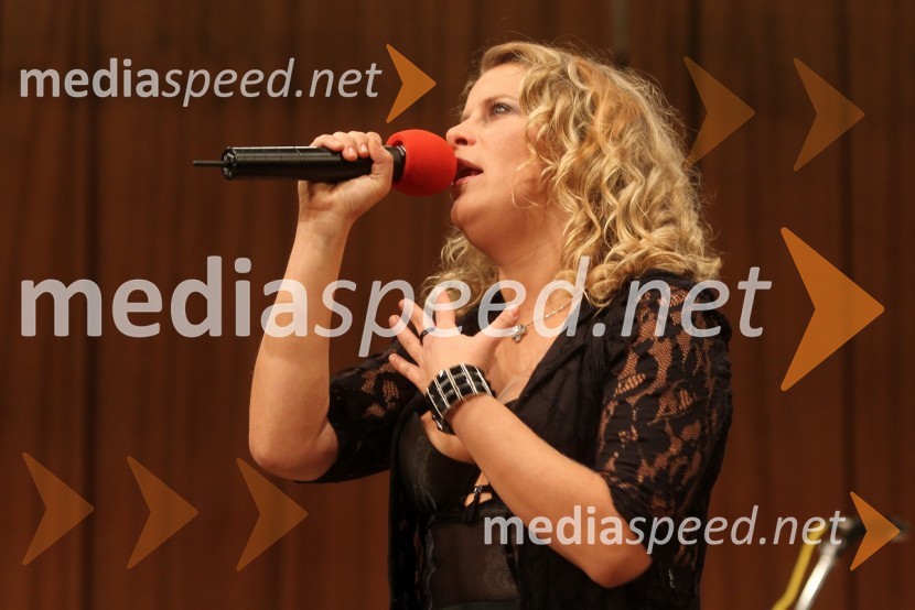 Anika Horvat, pevkaFestival Slovenskega šansona 2010