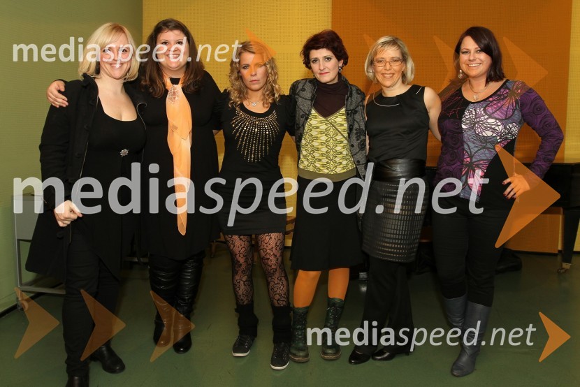 ..., Zala Založnik, Anika Horvat, Jelena Ždrale, Alenka Herceg in Maja Seršen, pevkeFestival Slovenskega šansona 2010