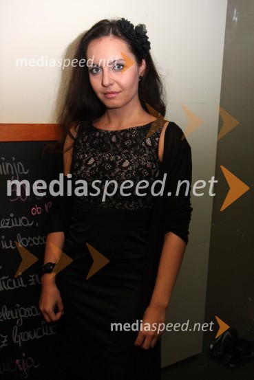 Ana Bezjak, pevkaKoncert skupine Papir in Maje Keuc v Rožmarinu