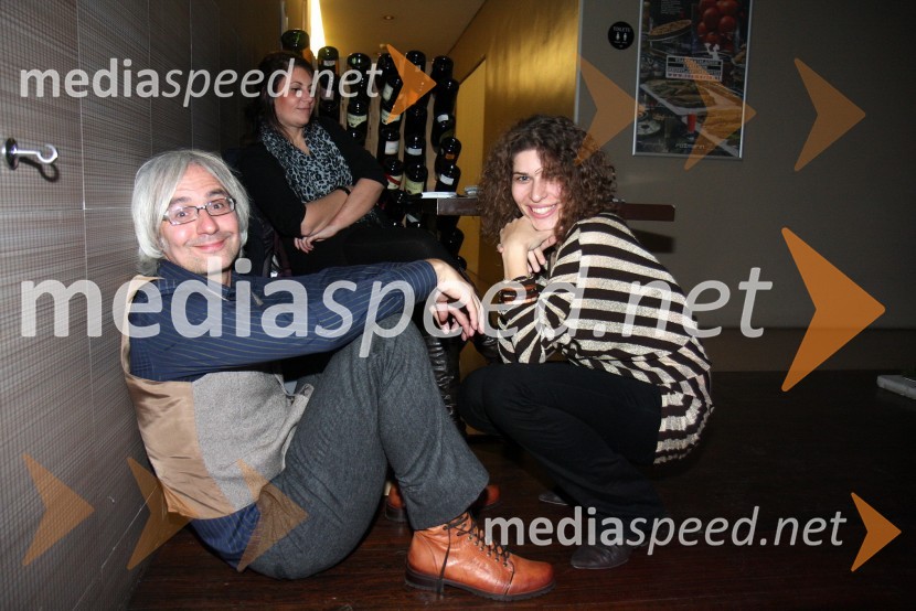 Rok Vilčnik - rokgre, dramatik, pesnik in pisatelj, ... ter Natalija Bratkovič, voditeljica na RTSKoncert skupine Papir in Maje Keuc v Rožmarinu