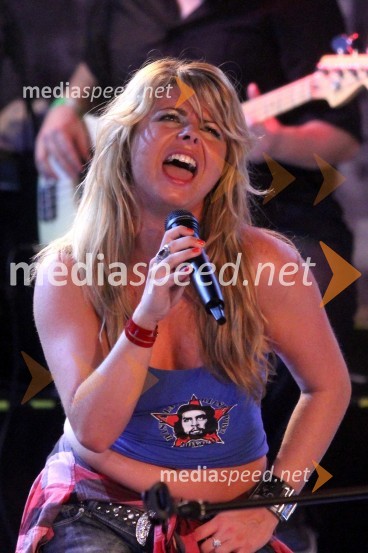 Neža Buh - Neisha, glasbenicaPromocijski koncert Neisha