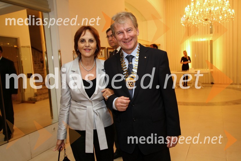 Andreja Kračun, predsednica dobrodelnega združenja Koraki za korakce in soprog dr. Davorin Kračun, predsednik Rotary kluba Maribor80. obletnica rotarijstva na Slovenskem
