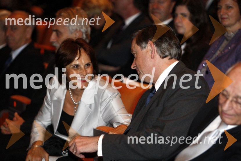 	Andreja Kračun, predsednica dobrodelnega združenja Koraki za korakce in dr. Danilo Türk, predsednik Republike Slovenije80. obletnica rotarijstva na Slovenskem