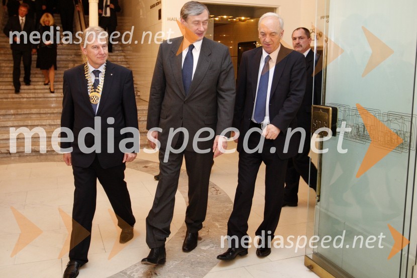 Dr. Davorin Kračun, predsednik Rotary kluba Maribor, dr. Danilo Türk, predsednik Republike Slovenije in Janez Ujčič, podžupan Mestne občine Maribor80. obletnica rotarijstva na Slovenskem