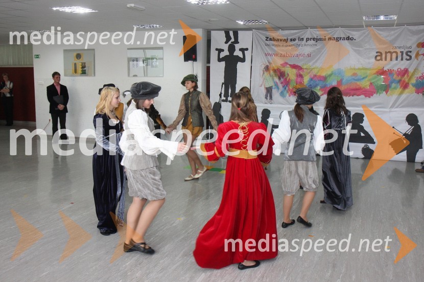 Podjetje Amis podelilo računalniško opremo OŠ Koroški jeklarji Ravne na Koroškem