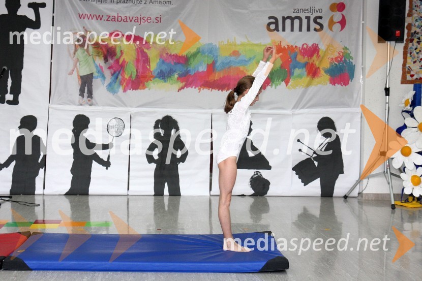 Podjetje Amis podelilo računalniško opremo OŠ Koroški jeklarji Ravne na Koroškem