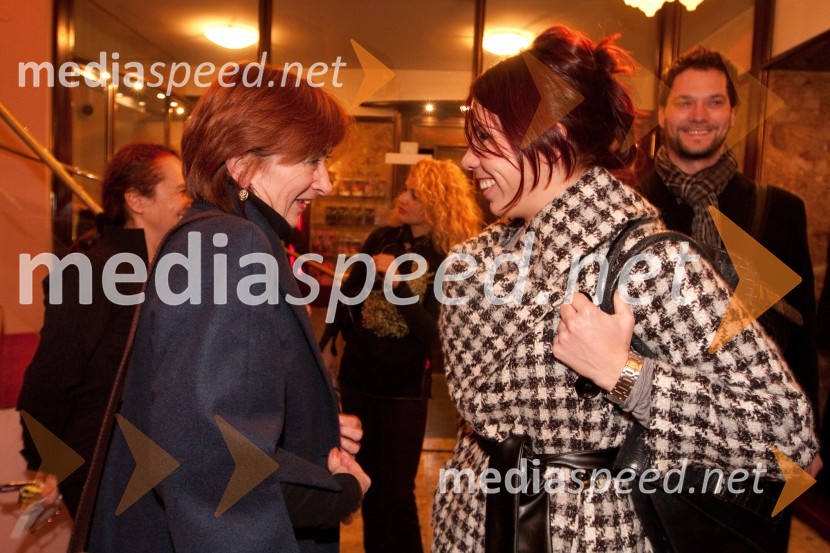 Maja Cerar, lektorica in Ana Kržišnik, dramaturginjaJakob Ruda, premiera