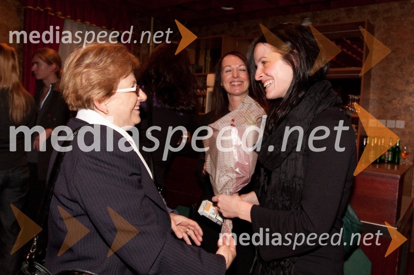 	Jožica Horvat in snaha Ana Dolinar Horvat, igralkaJakob Ruda, premiera