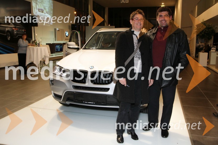 Sabina Markoli in Matjaž JazbecSalon Selmar predstavil novi BMW X3