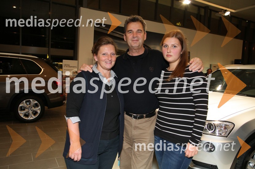 Bojana, Günter in Hana SovičSalon Selmar predstavil novi BMW X3