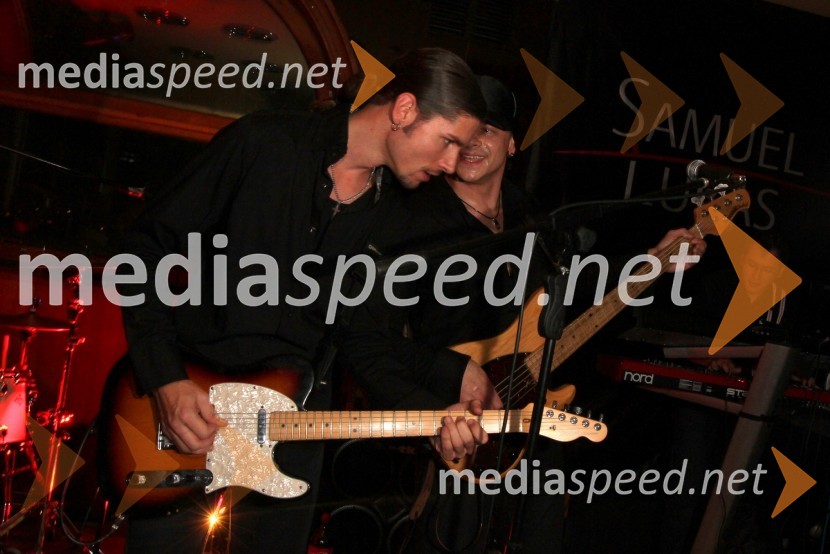 Matic Ajdič, kitarist in Samuel Lucas, glasbenikKoncert Samuel Lucas