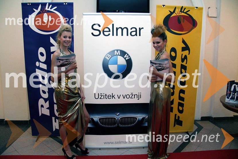 Sara in Kristina, hostesiModni navdihi