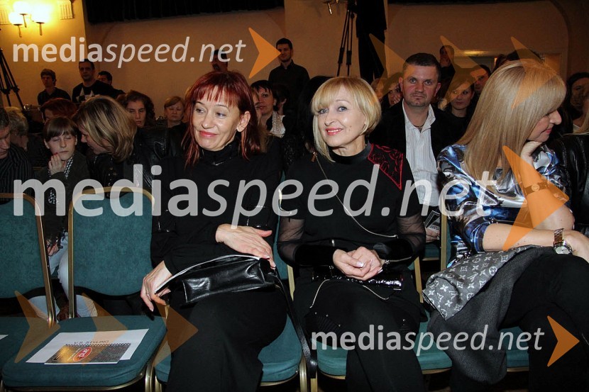 Jožica Videnšek, lastnica blagovne znamke Josephine collection (desno) in sodelavka
Modni navdihi