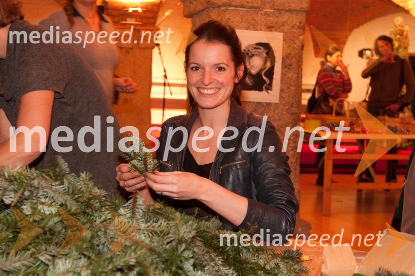 Ana Dolinar Horvat, igralkaIzdelovanje adventnih venčkov z znanimi Slovenci