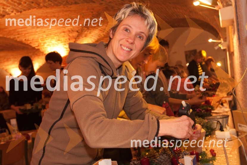 Nataša Tič Ralijan, igralkaIzdelovanje adventnih venčkov z znanimi Slovenci