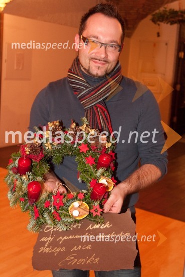 Aljaž Farasin, član skupine EroikaIzdelovanje adventnih venčkov z znanimi Slovenci