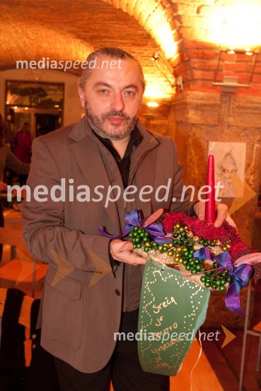 Milan Gačanovič, modni oblikovalecIzdelovanje adventnih venčkov z znanimi Slovenci