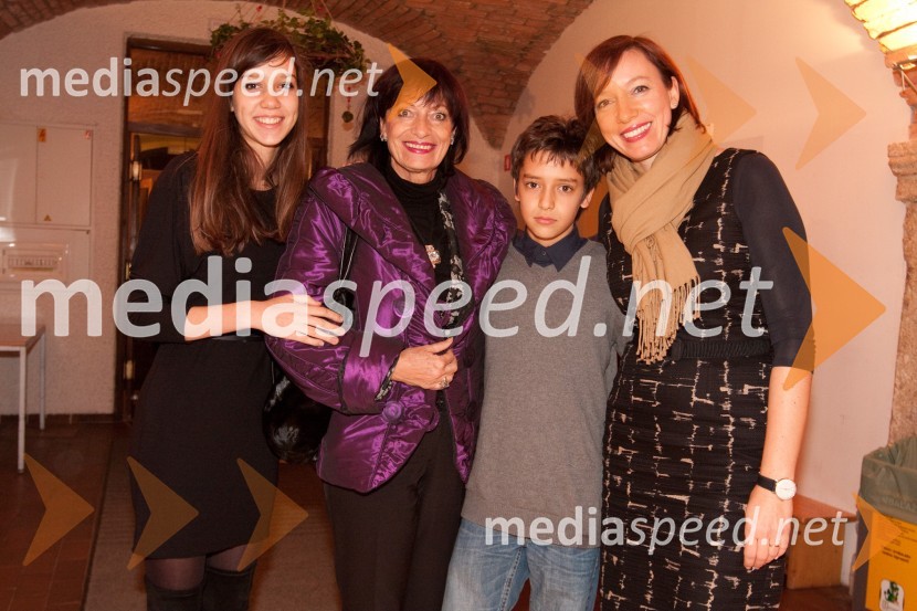 Dužina Košir:Izdelovanje adventnih venčkov z znanimi Slovenci