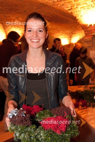 Ana Dolinar Horvat, igralkaIzdelovanje adventnih venčkov z znanimi Slovenci