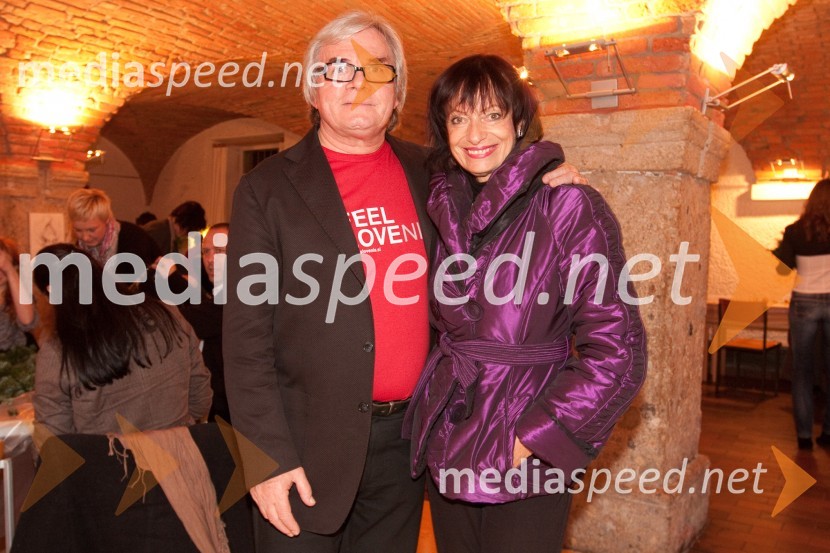 Lado Leskovar, pevec in Manca Košir, publicistkaIzdelovanje adventnih venčkov z znanimi Slovenci