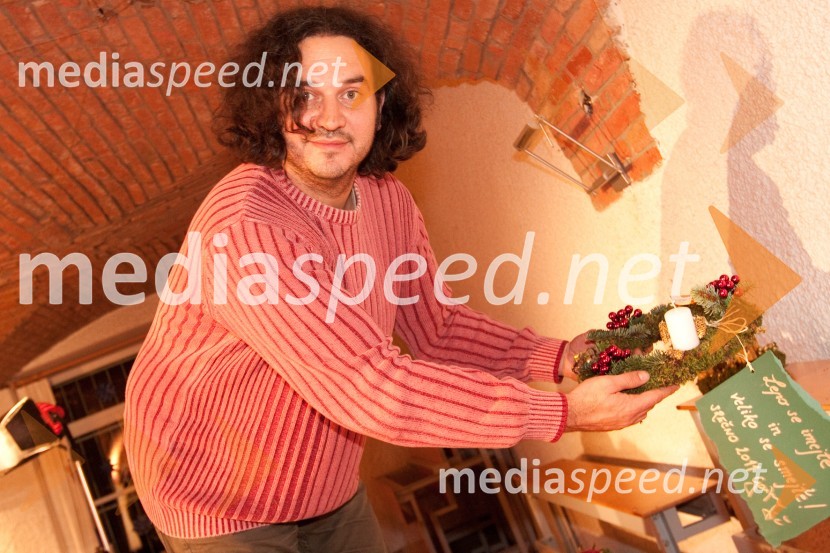 Gašper Tič, igralecIzdelovanje adventnih venčkov z znanimi Slovenci