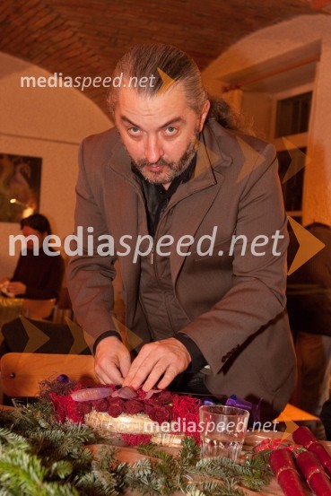 Milan Gačanovič, modni oblikovalecIzdelovanje adventnih venčkov z znanimi Slovenci