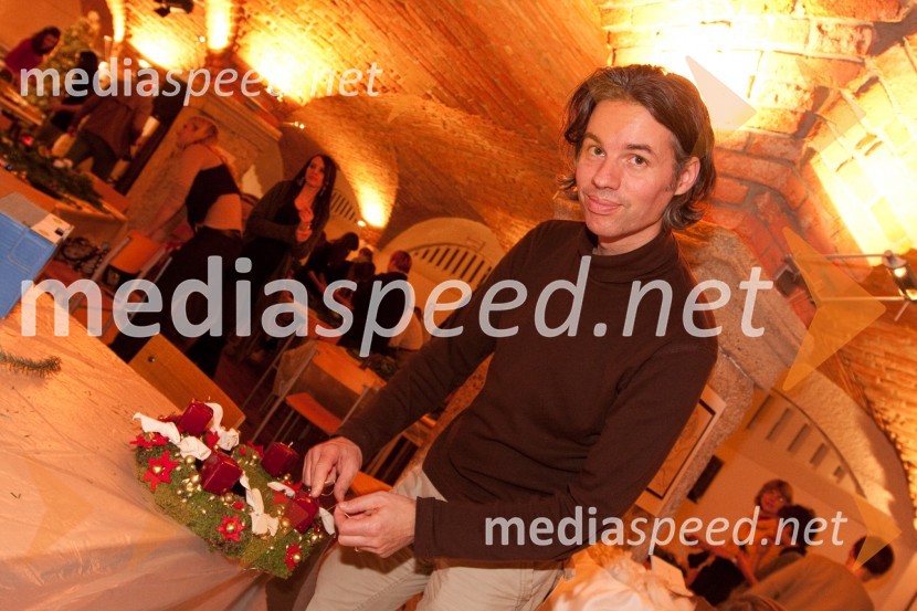 Vojko Anzeljc, režiserIzdelovanje adventnih venčkov z znanimi Slovenci