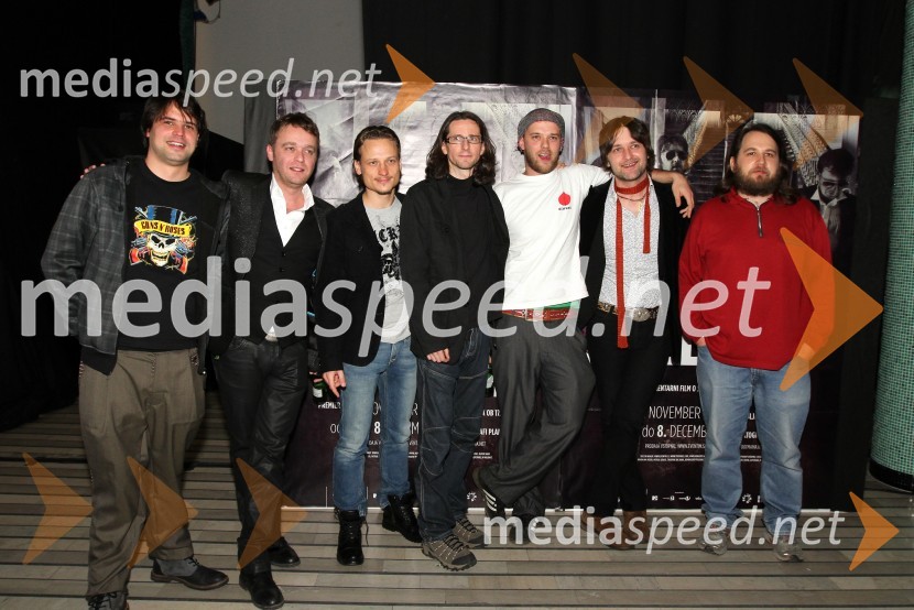 Glasbena skupina Big Foot Mama ter člani filmske produkcije BenjaminTist' dan v tednu, predstavitev filma skupine Big foot mama