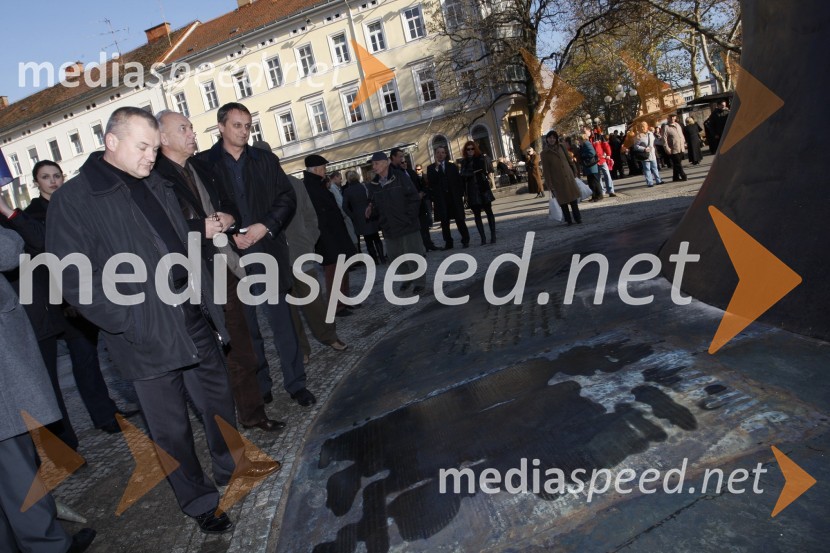 Franc Kangler, župan Mestne občine Maribor, Janez Ujčič ter Tomaž Kancler, podžupana Mestne občine MariborSlovesnost ob zaključku obnove spomenika NOB