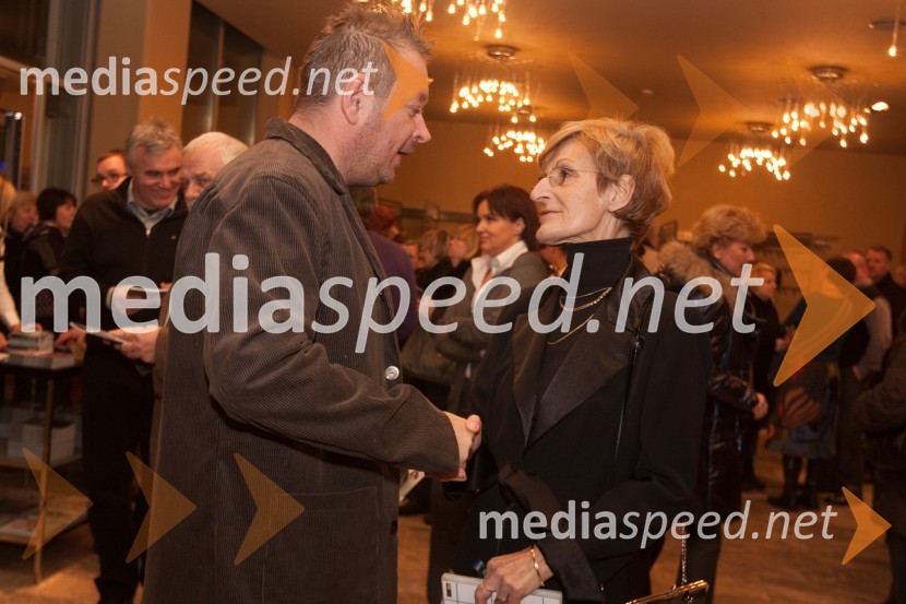 	Robert Waltl, direktor Mini teatra in Mojca Kreft, dramaturginjaMačka na vroči pločevinasti strehi, premiera v MGL