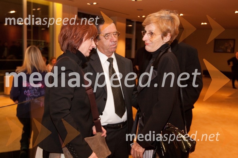 Maja Cerar, lektorica, Leon Turnšek in Mojca Kreft, dramaturginjaMačka na vroči pločevinasti strehi, premiera v MGL