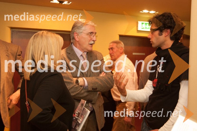 Vesna Perona, televizijska producentka, Petar Radović, odgovorni urednik razvedrilnega programa TV Slovenija in Dejan Pevčevič, igralec 	 
Mačka na vroči pločevinasti strehi, premiera v MGL