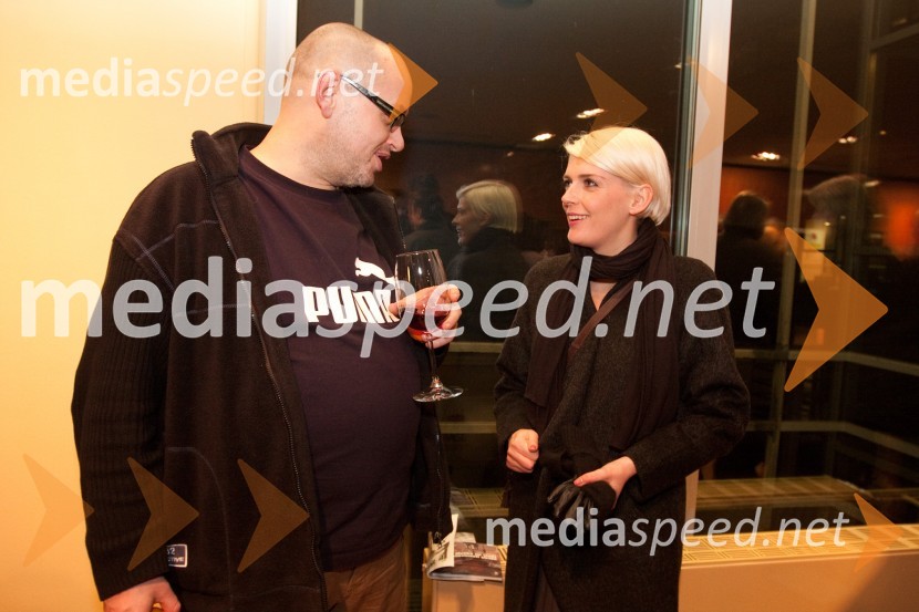 Maks Soršak, Moderna galerija in	Maša Kljun, novinarkaMačka na vroči pločevinasti strehi, premiera v MGL