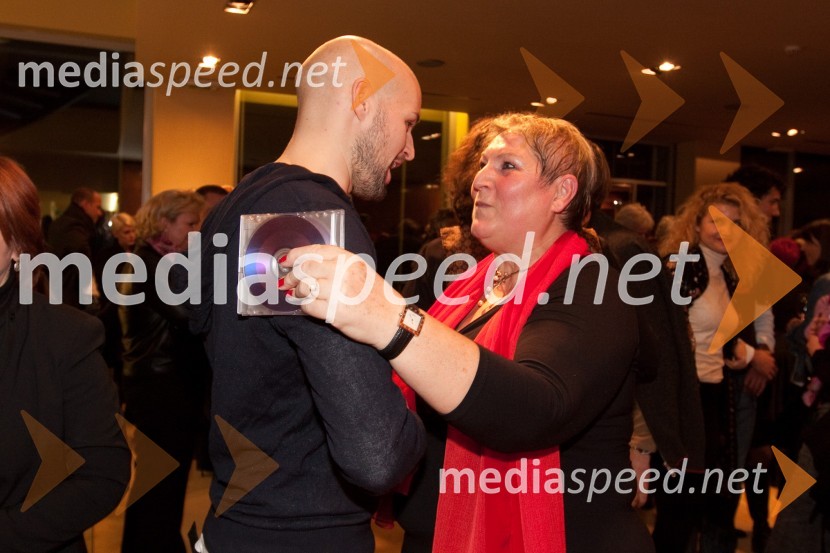 Jaka Lah, igralec in Branka Gombač, mama glasbenika Boštjana GombačaMačka na vroči pločevinasti strehi, premiera v MGL