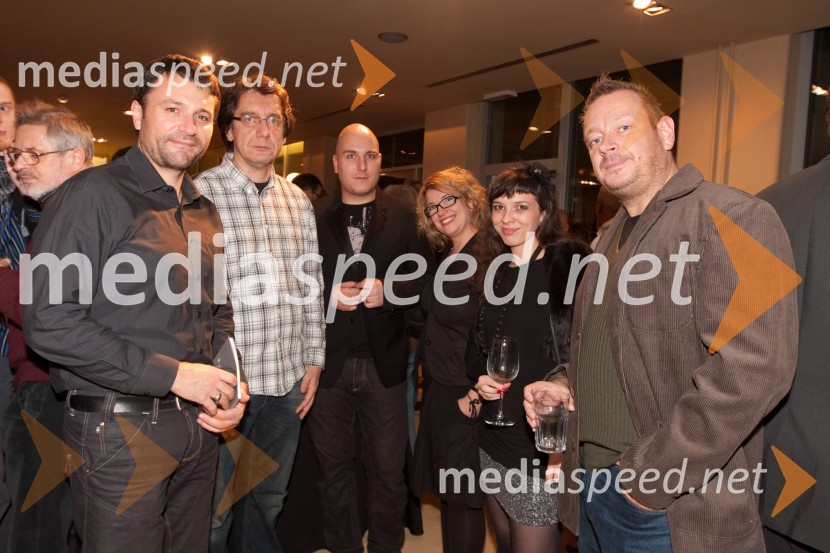 David Stonič, menedžer, Mitja Vrhovnik Smrekar, skladatelj, Boštjan Gombač, glasbenik, Ivana Djilas, direktorica Prešernovega gledališča Kranj, Vesna Zornik, pevka in Robert Waltl, direktro Mini teatraMačka na vroči pločevinasti strehi, premiera v MGL