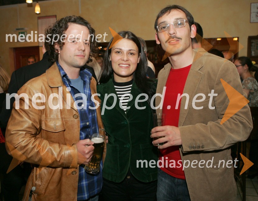 Igralci: Vojko Belšak, Pia Zemljič in Tadej TošHlapci.pdf, premiera drame SNG Maribor