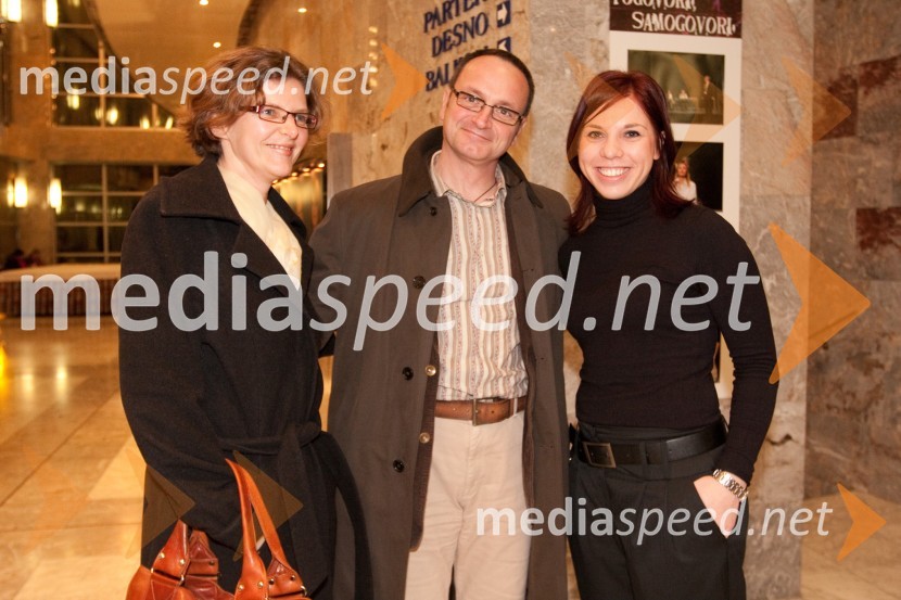 Tea Rogelj, dramaturginja, Iztok Rink in Ana Kržišnik, dramaturginjaSovražnik ljudstva, premiera v SNG Nova Gorica