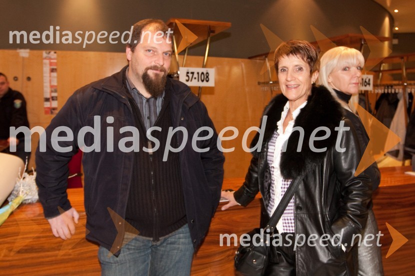 ... in Branka Štrukelj, organizator v SNG NGSovražnik ljudstva, premiera v SNG Nova Gorica