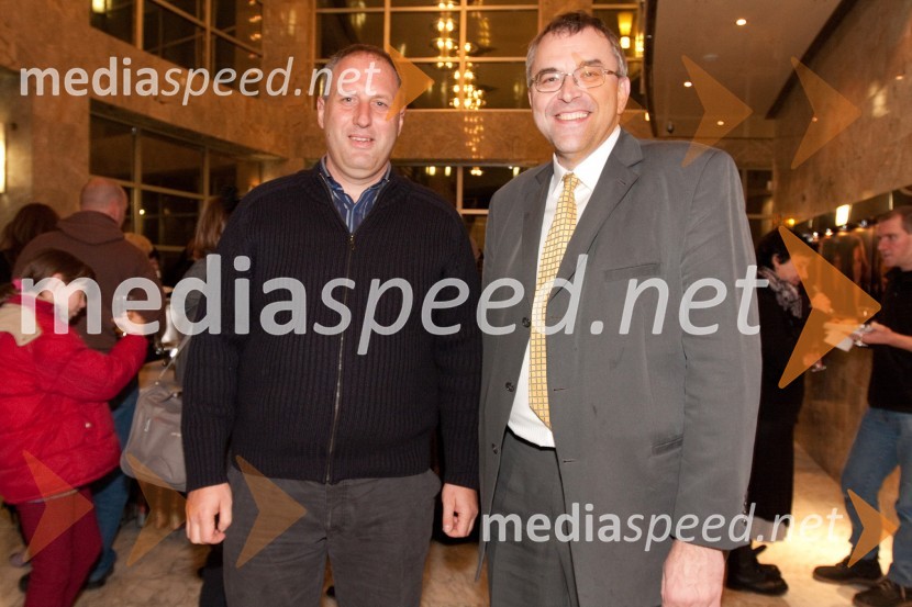 Hari Arčon in Borut Bašin, odnosi z javnostjo SNG Nova GoricaSovražnik ljudstva, premiera v SNG Nova Gorica